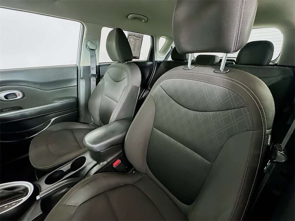 Used 2016 Kia Soul image 18