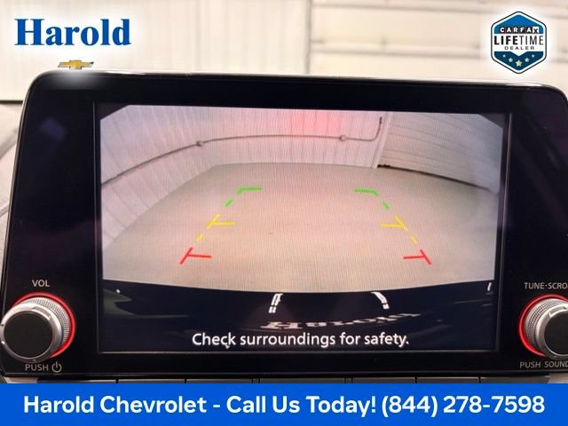 Used 2025 Nissan Altima 2.5 SV FWD image 17