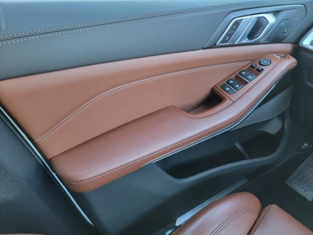 Used 2024 BMW X5 xDrive40i w/ Premium Package image 33