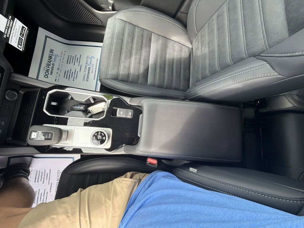 New 2026 Mitsubishi Outlander LE AWD/4WD image 21