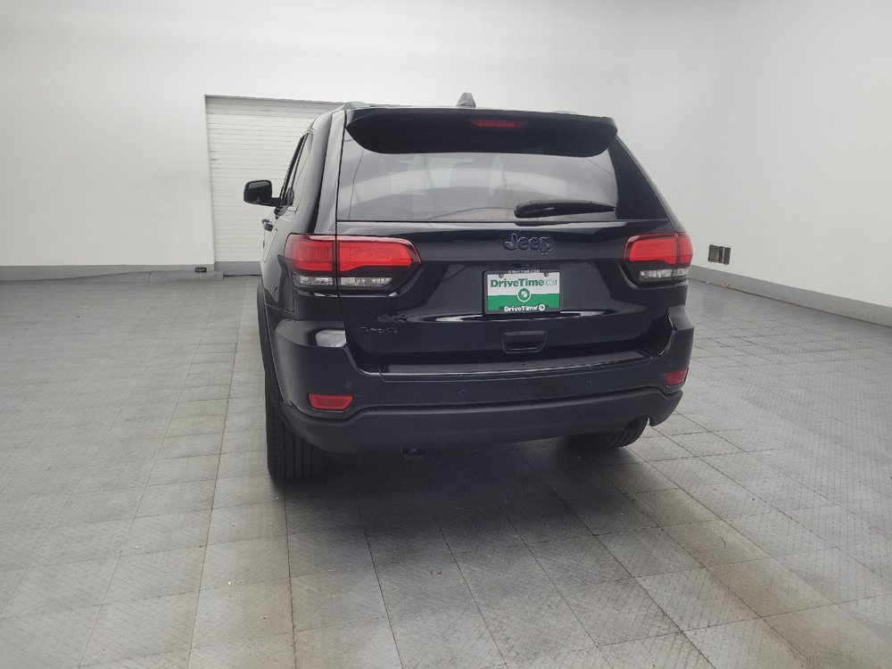 Used 2018 Jeep Grand Cherokee Laredo AWD/4WD image 6