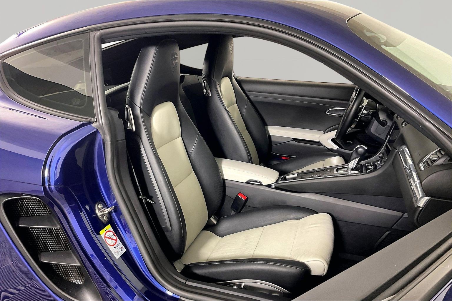 Used 2023 Porsche 718 Cayman RWD image 12