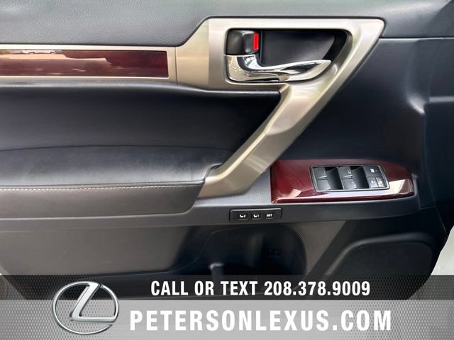 Used 2017 Lexus GX 460 Luxury AWD/4WD image 25