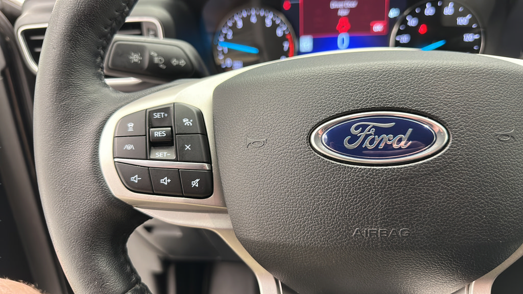 Used 2021 Ford Explorer XLT w/ Equipment Group 202A AWD/4WD image 15
