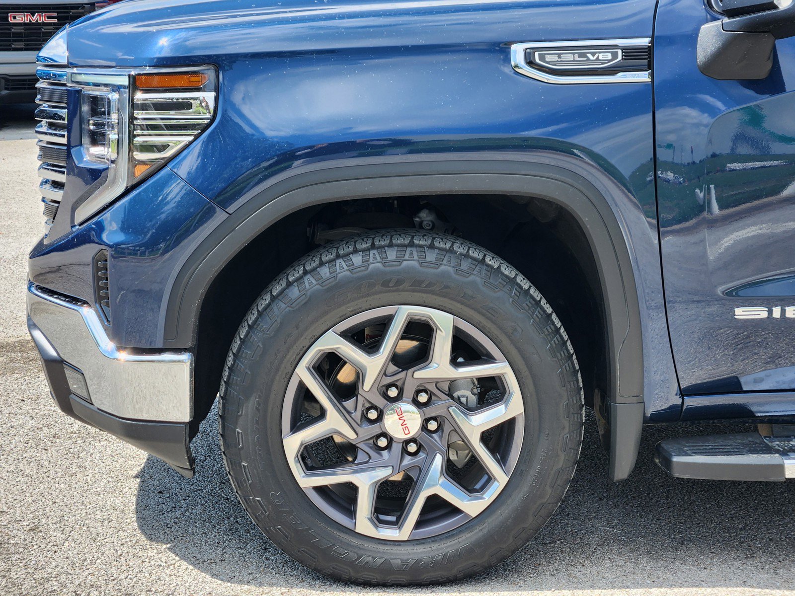 Used 2022 GMC Sierra 1500 SLT w/ SLT Convenience Package AWD/4WD image 26