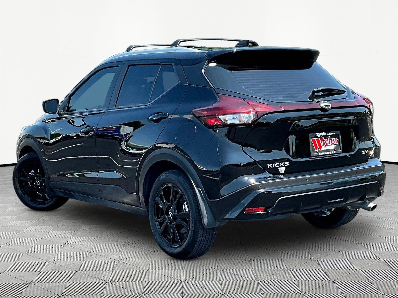 Used 2024 Nissan Kicks SV w/ Interior Electronics Package FWD image 4