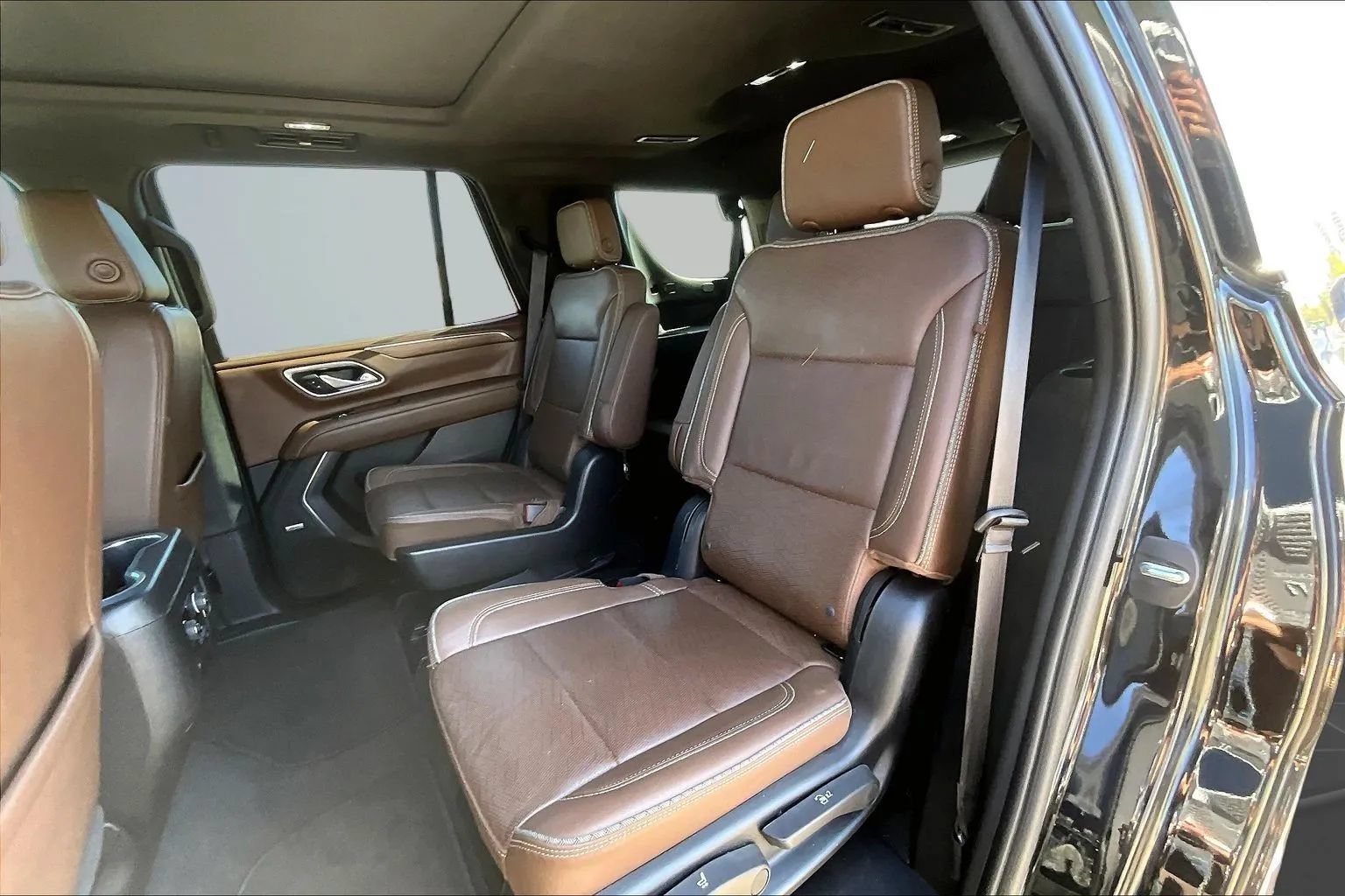 Used 2023 Chevrolet Tahoe High Country AWD/4WD image 22