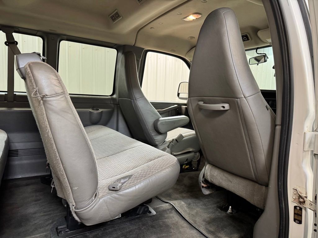 Used 2017 Chevrolet Express 3500 LT w/ LT Preferred Equipment Group image 19