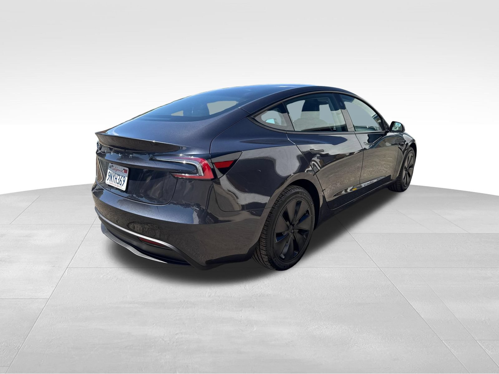 Used 2024 Tesla Model 3 Standard Range RWD image 5