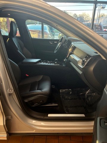 Used 2023 Volvo XC60 T8 Core w/ Climate Package image 34