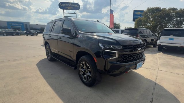 Used 2023 Chevrolet Tahoe Z71 w/ Luxury Package AWD/4WD image 2