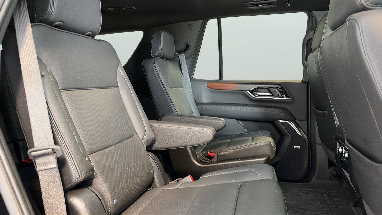 Used 2026 GMC Yukon Denali w/ Sun & Power Step Package AWD/4WD image 15