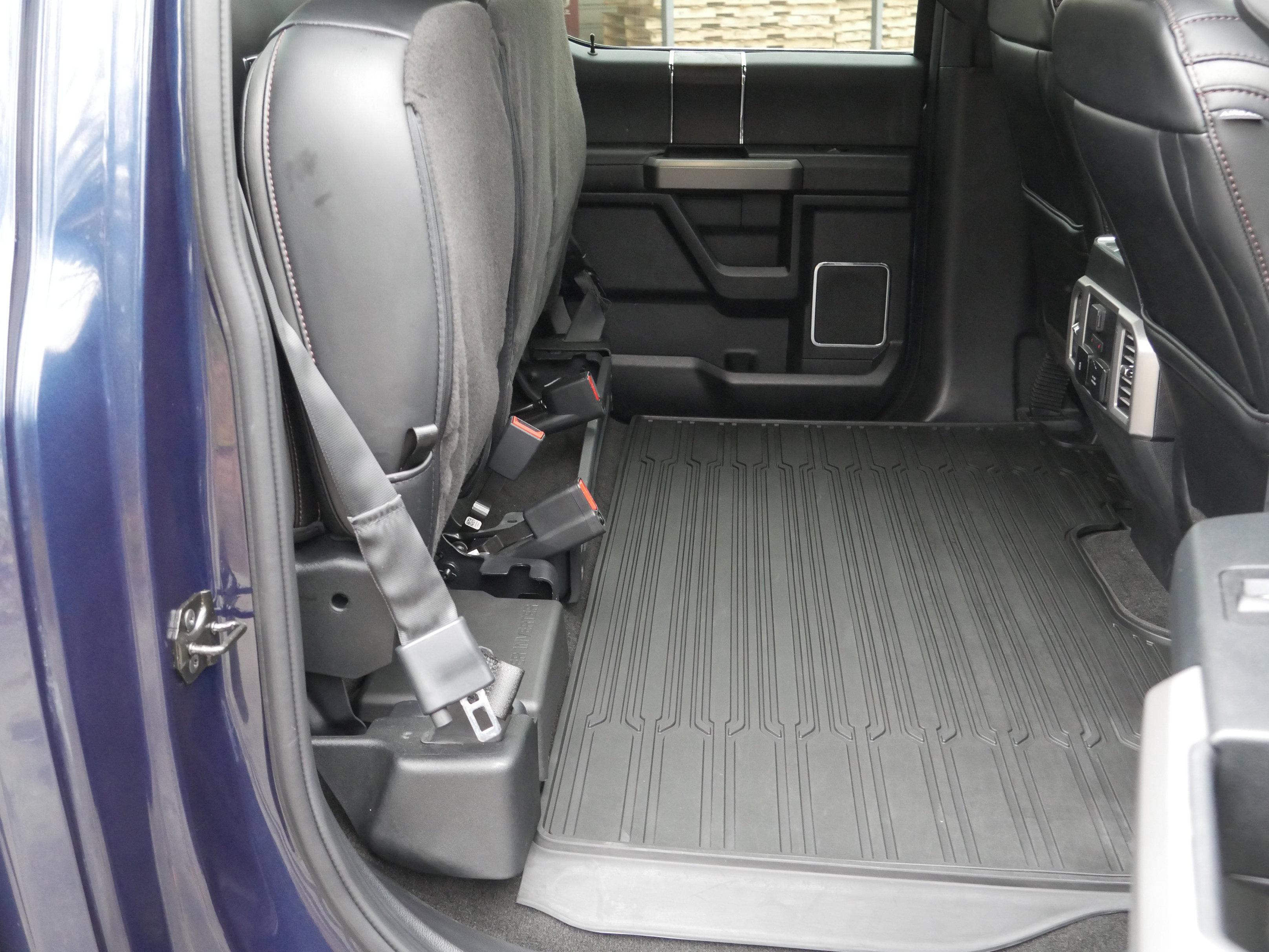 Used 2020 Ford F150 Platinum w/ Equipment Group 701A Luxury image 31