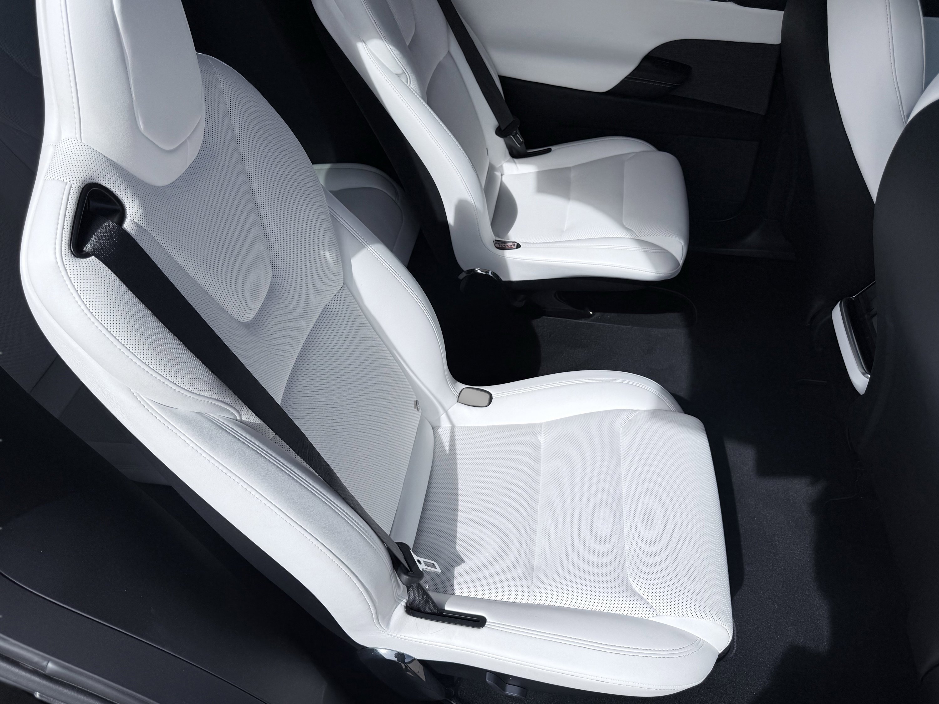 Used 2023 Tesla Model X image 32