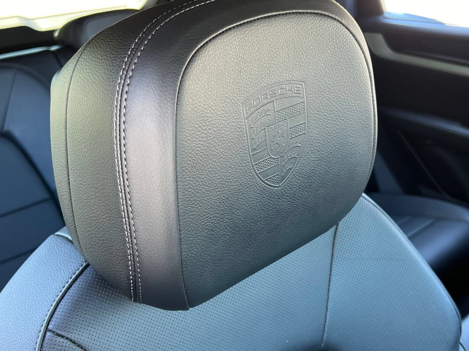 Certified 2025 Porsche Cayenne E-Hybrid AWD/4WD image 42