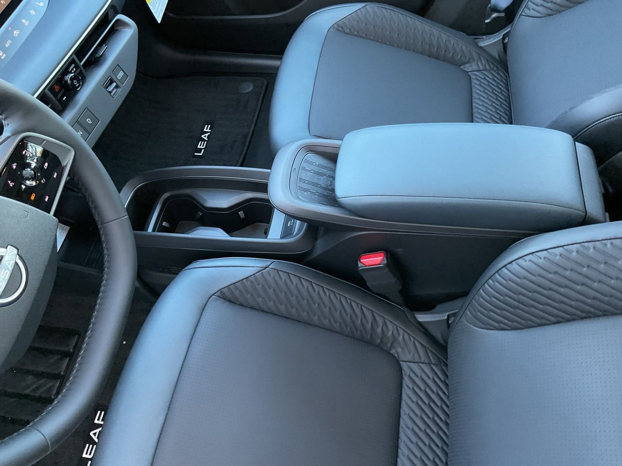 New 2026 Nissan Leaf Platinum+ w/ Cargo Package (Platinum+) image 39