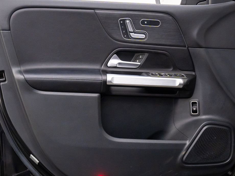 Used 2023 Mercedes-Benz GLB 250 4MATIC image 15