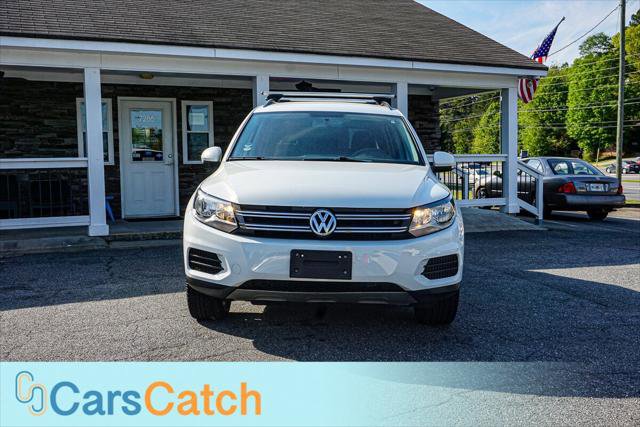 Used 2017 Volkswagen Tiguan Limited w/ Premium Package image 11