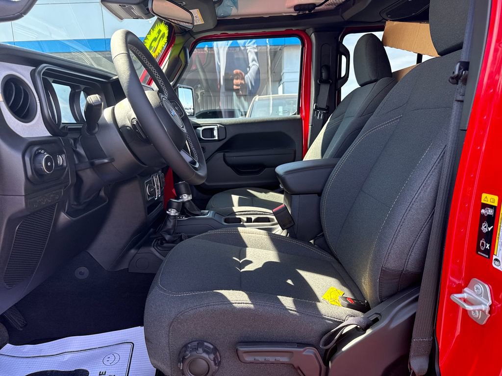 Used 2025 Jeep Wrangler Sport S image 11