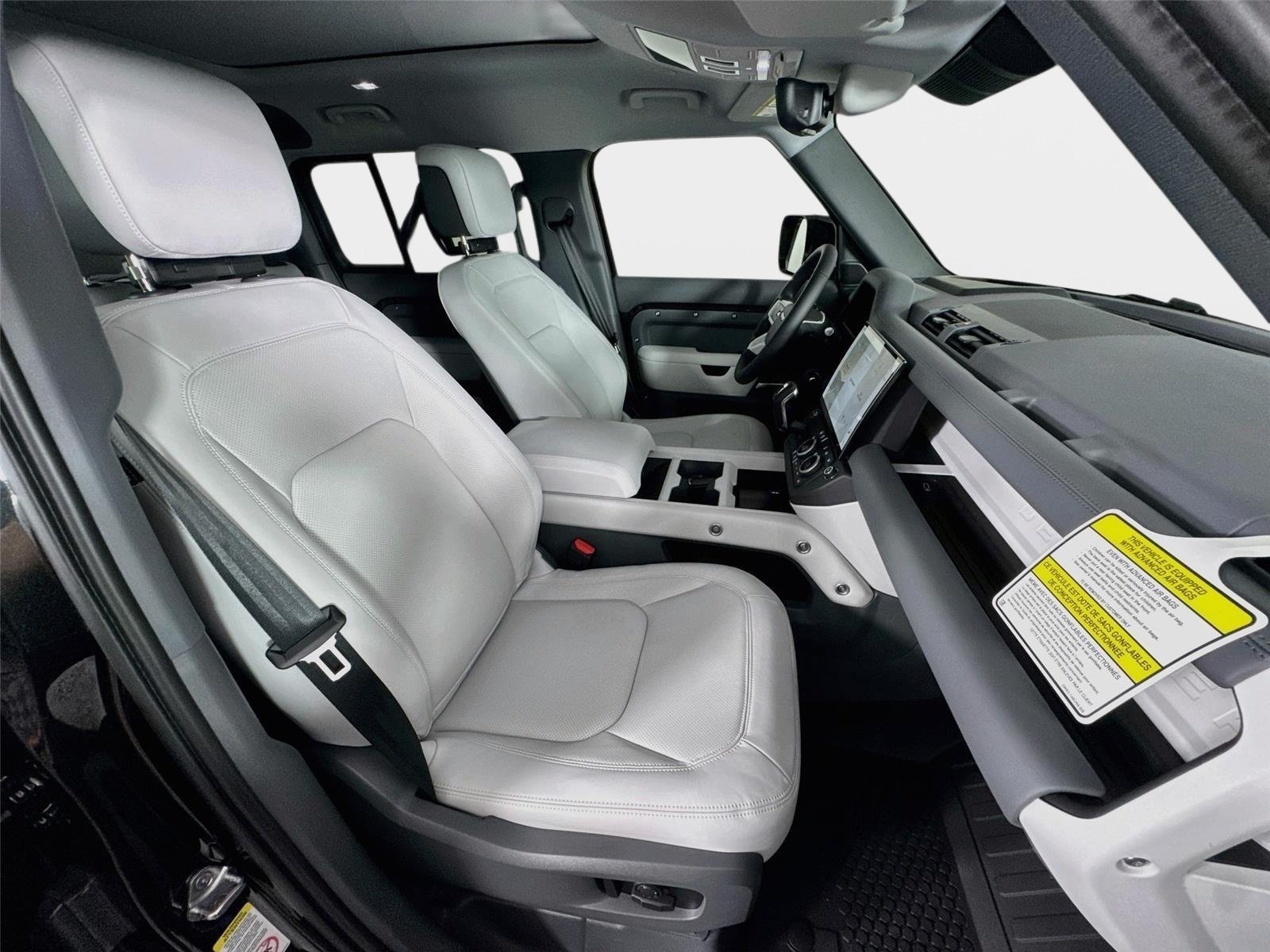 New 2026 Land Rover Defender 110 X-Dynamic SE AWD/4WD image 30