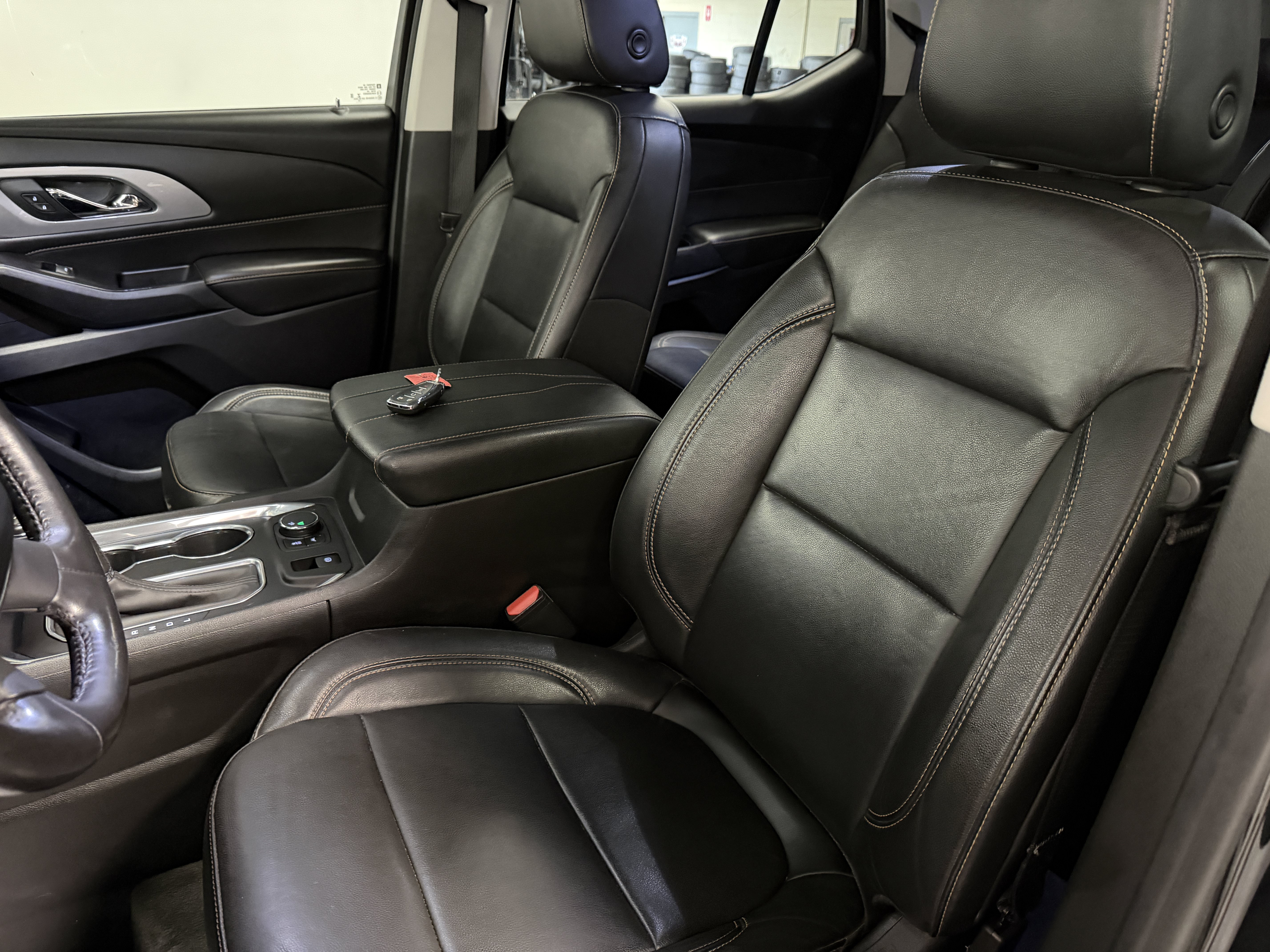 Used 2020 Chevrolet Traverse RS FWD image 21