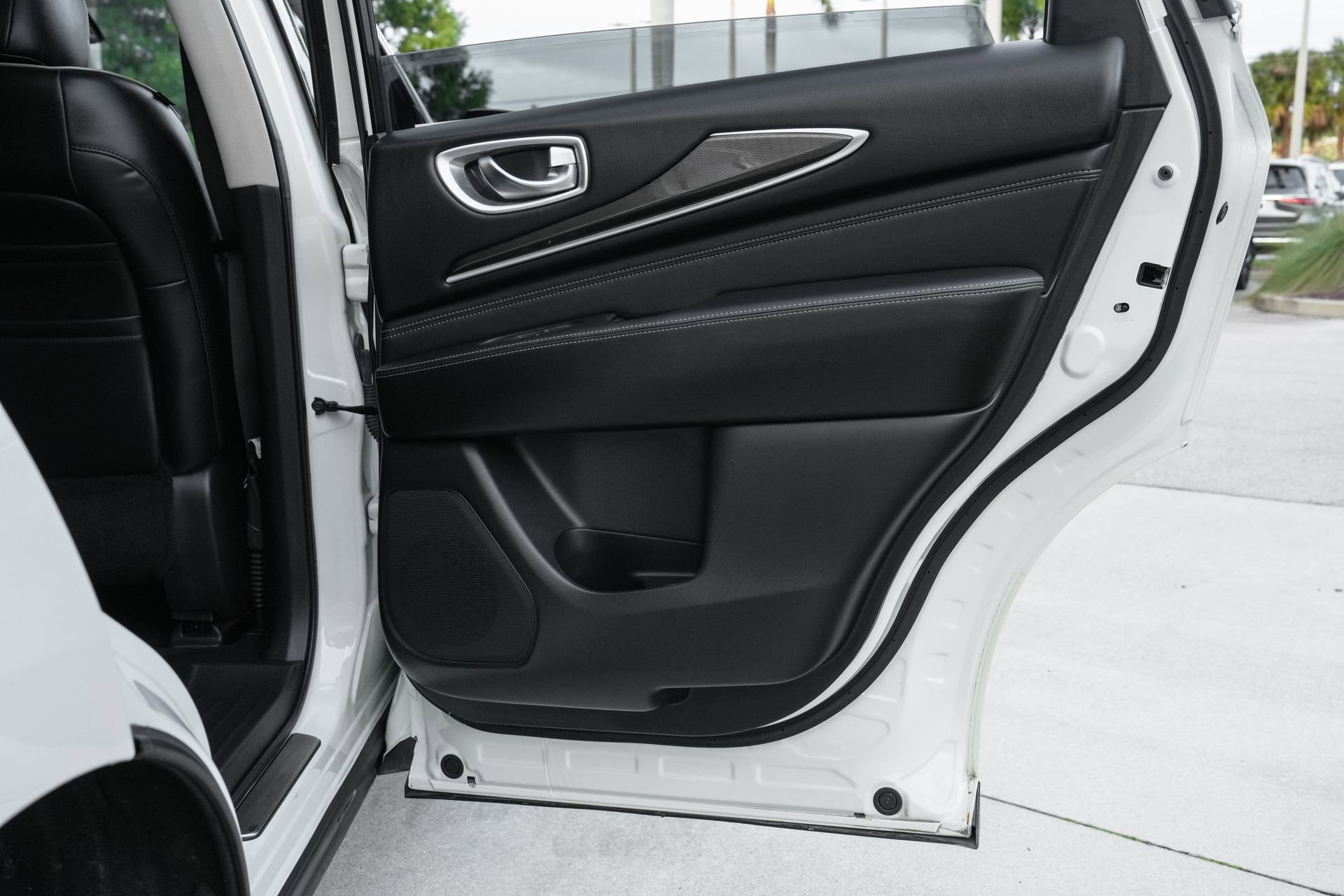 Used 2019 INFINITI QX60 Luxe w/ Essential Package image 33