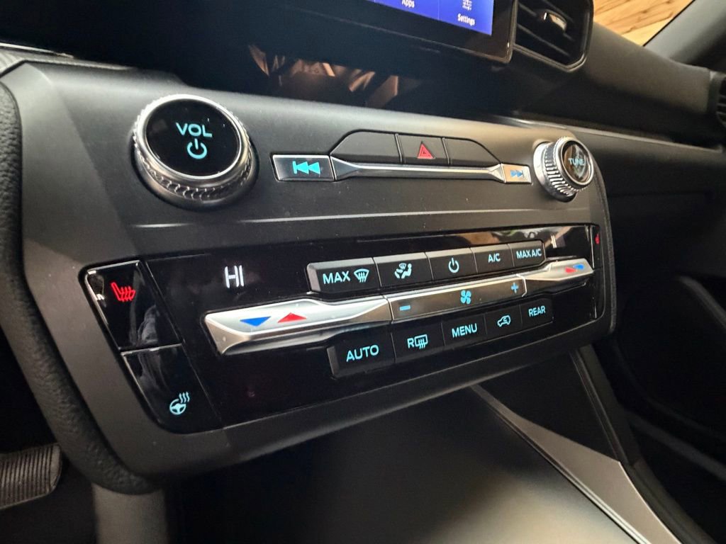 Used 2020 Ford Explorer XLT w/ Comfort Package image 24