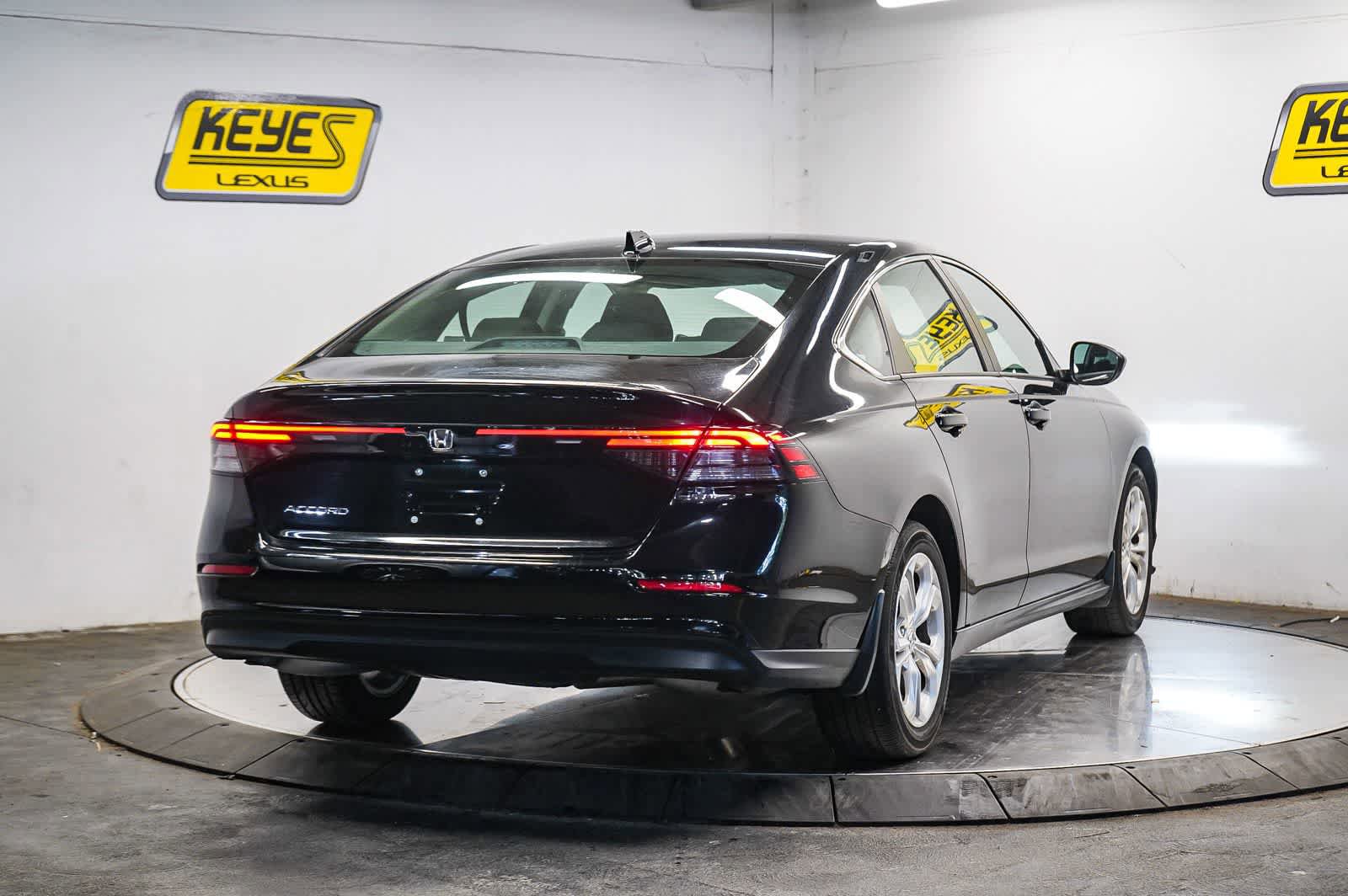 Used 2023 Honda Accord LX image 4