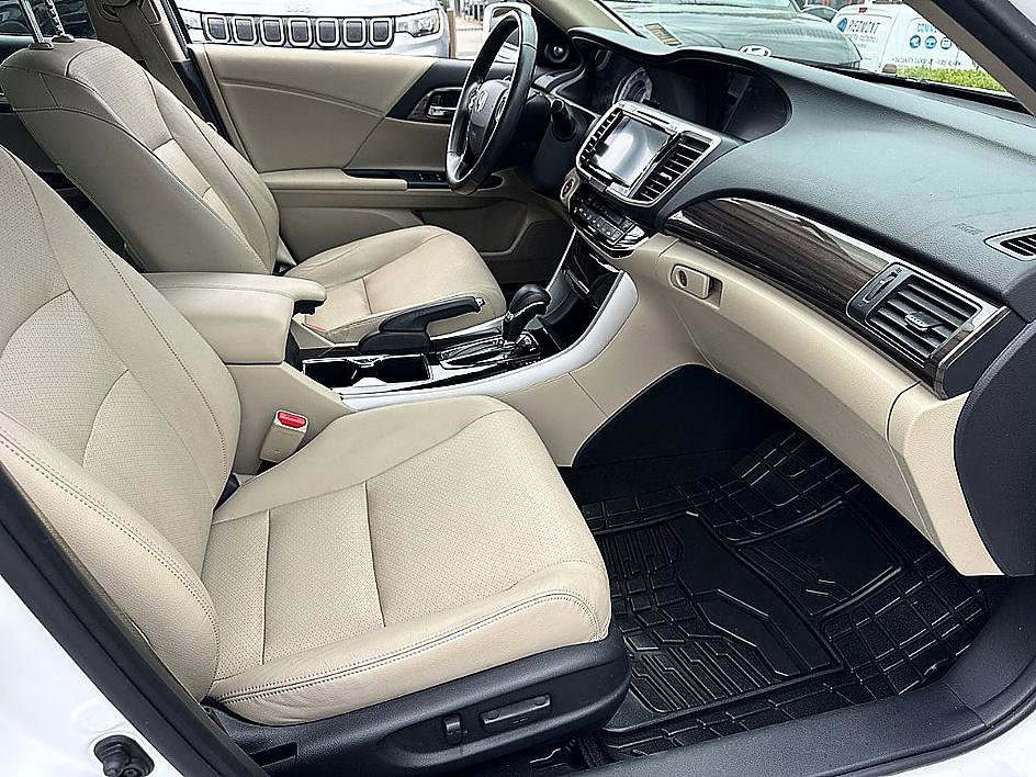 Used 2017 Honda Accord EX-L image 21