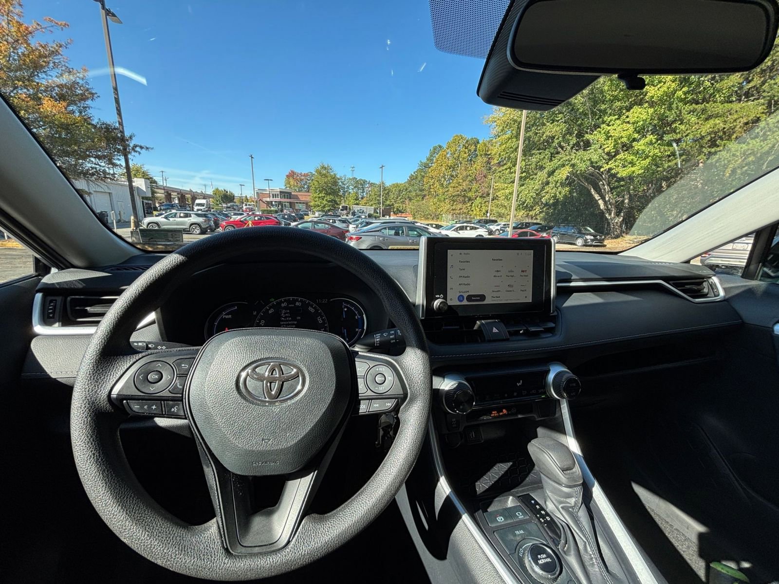 Used 2025 Toyota RAV4 LE image 33