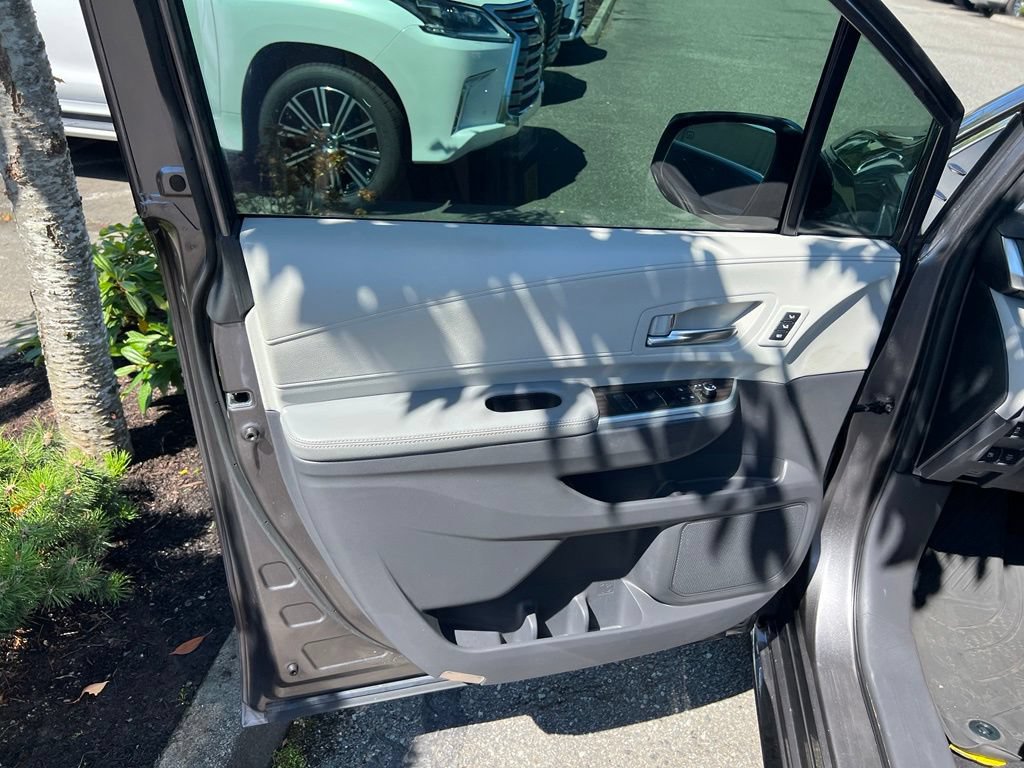 Certified 2022 Toyota Sienna Limited AWD/4WD image 11