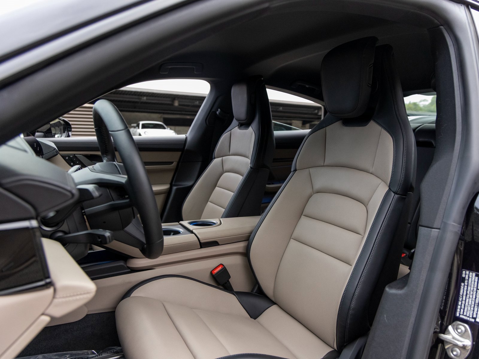 New 2025 Porsche Taycan 4S image 5