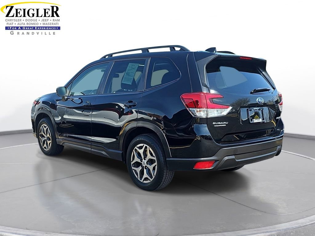 Used 2022 Subaru Forester Premium AWD/4WD image 7