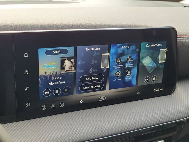 Certified 2026 Nissan Kicks SR FWD image 29