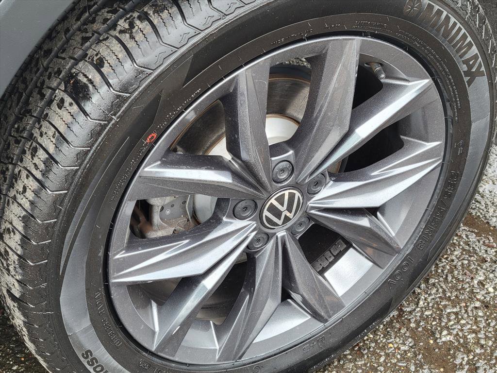 Used 2022 Volkswagen Tiguan SE w/ Panoramic Sunroof Package image 22