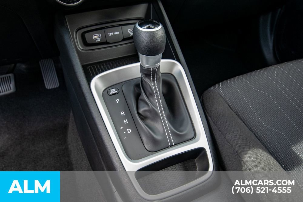 Certified 2025 Hyundai Venue SE image 28