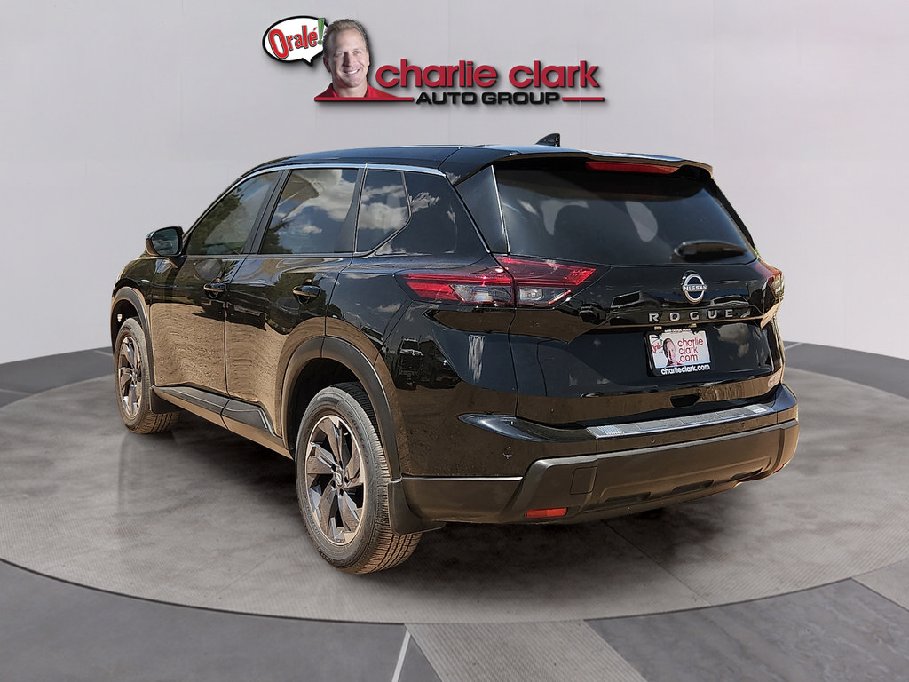 Used 2026 Nissan Rogue SV FWD image 3