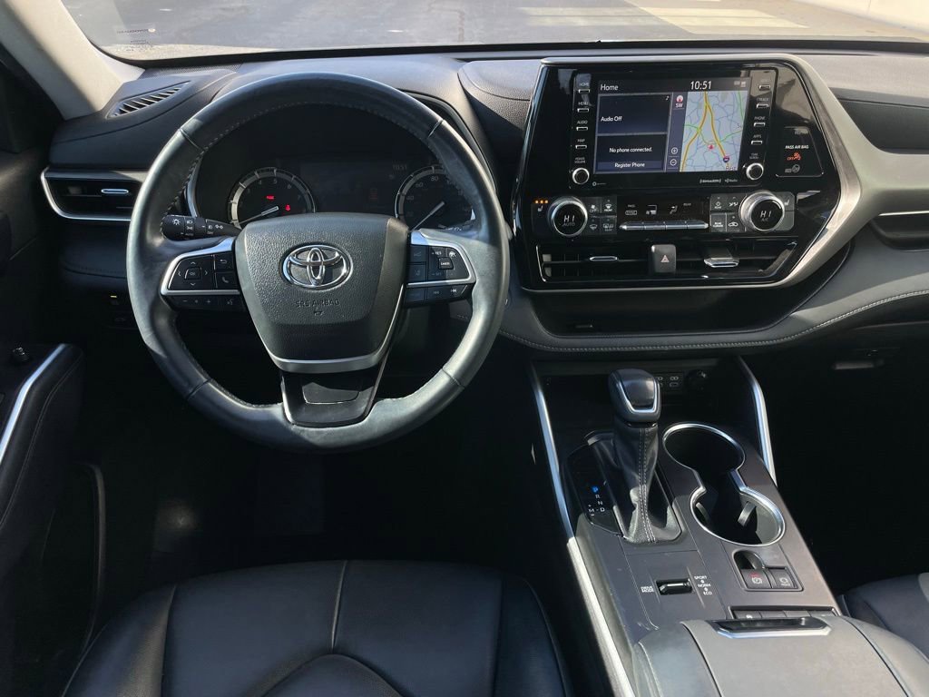 Used 2022 Toyota Highlander XLE image 11