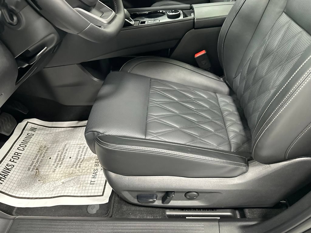 Used 2026 Nissan Rogue Platinum w/ Platinum Premium Package AWD/4WD image 13