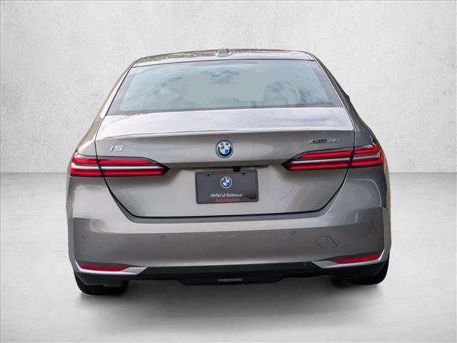 Used 2026 BMW i5 eDrive40 image 7