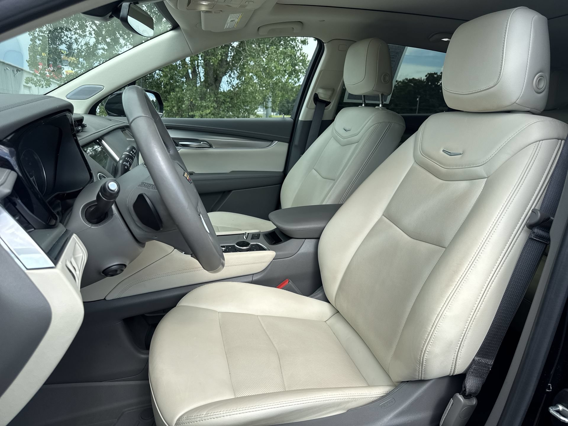 Certified 2023 Cadillac XT5 Premium Luxury AWD/4WD image 11