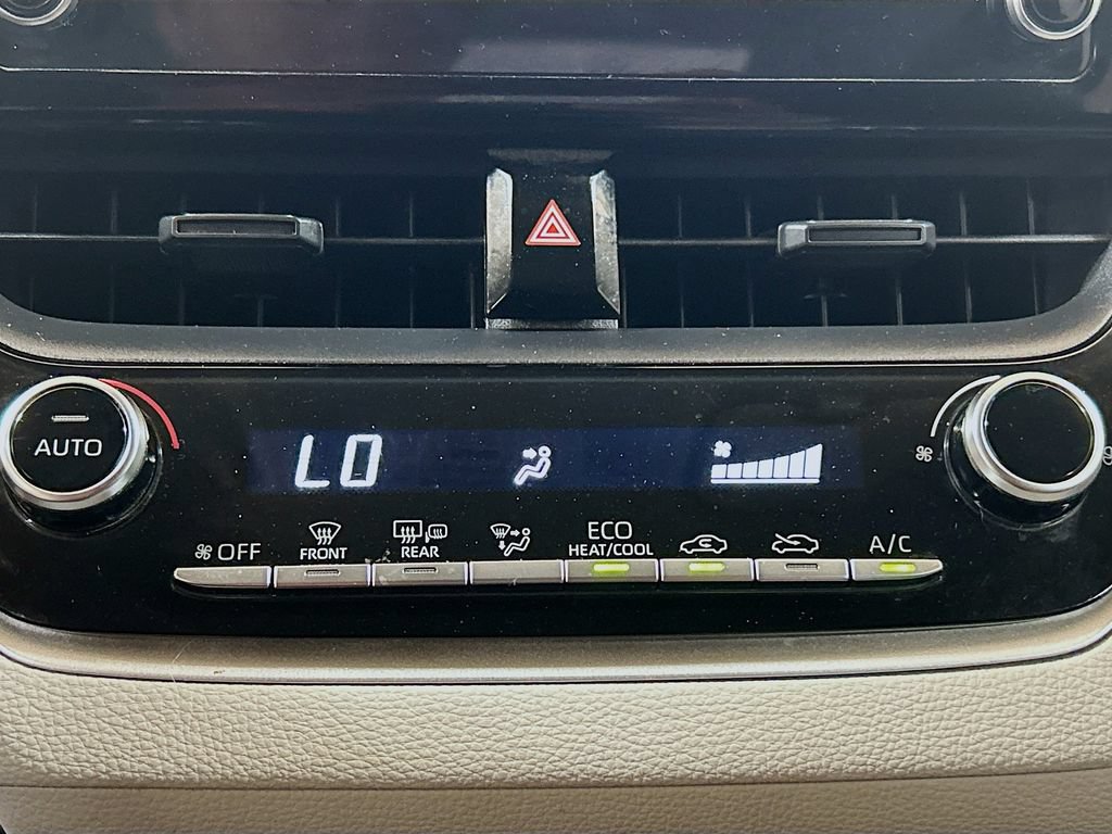 Used 2020 Toyota Corolla LE FWD image 13