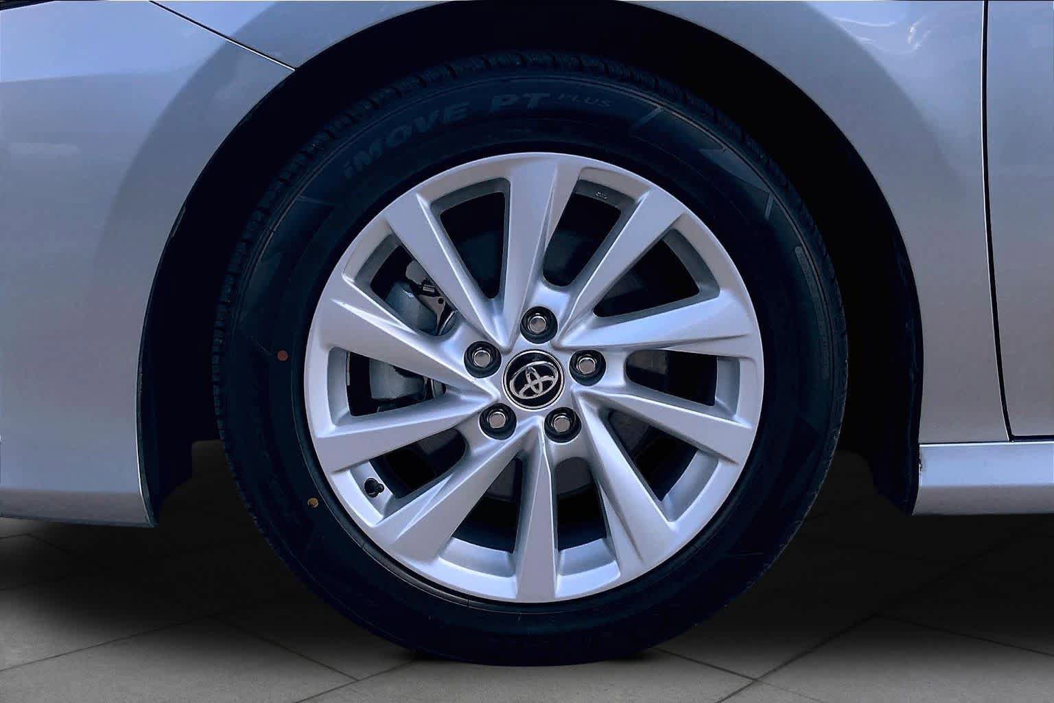 Used 2024 Toyota Camry LE FWD image 11
