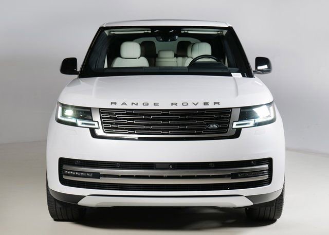 Used 2024 Land Rover Range Rover Long Wheelbase SE image 8