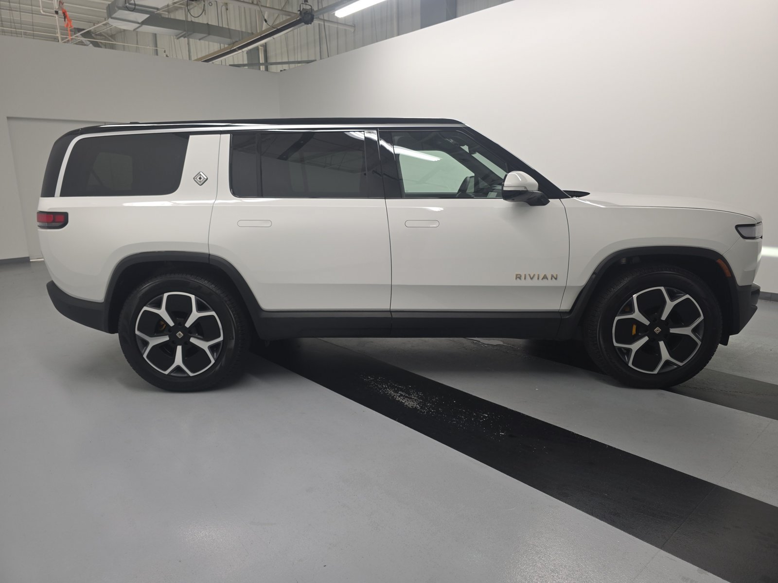Used 2024 Rivian R1S Adventure Quad AWD/4WD image 6