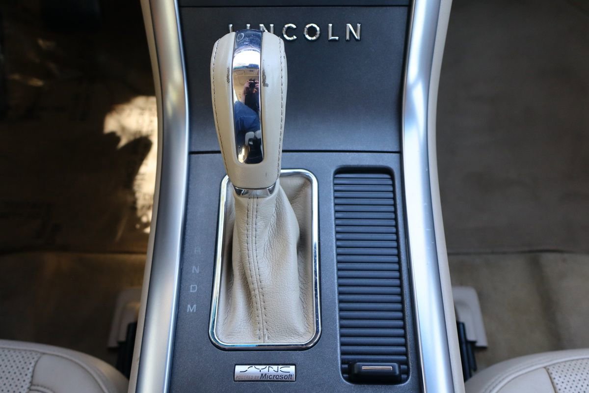 Used 2012 Lincoln MKS AWD image 36