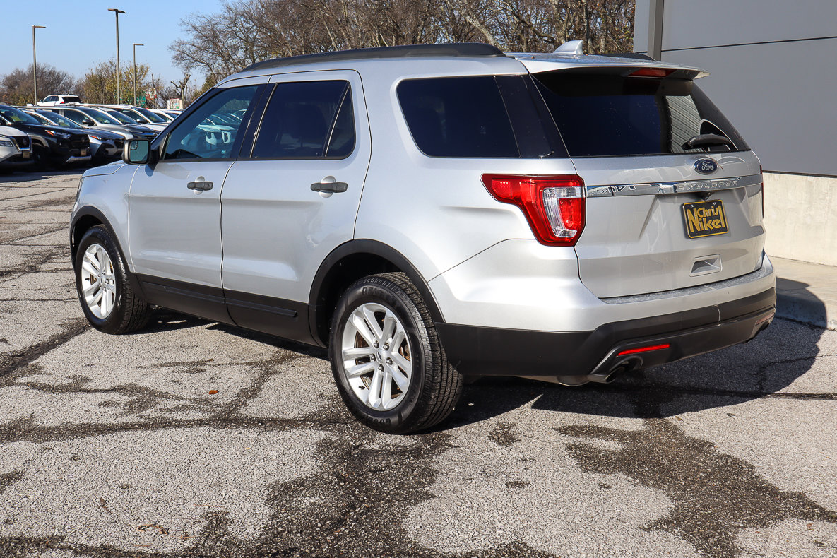 Used 2017 Ford Explorer FWD image 6