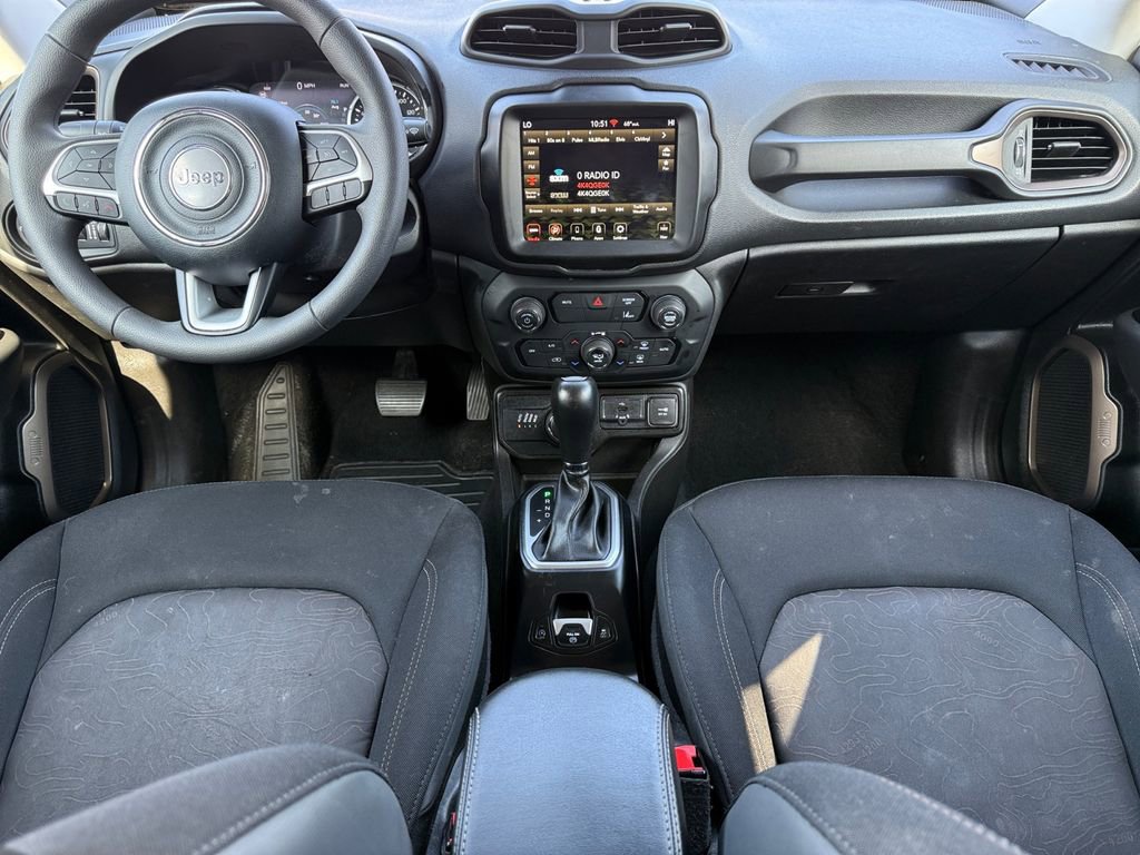 Used 2023 Jeep Renegade Latitude AWD/4WD image 10