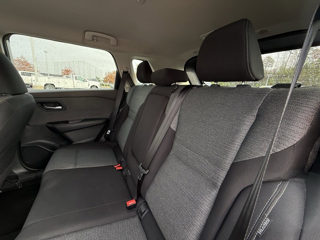 Used 2023 Nissan Rogue SV image 27