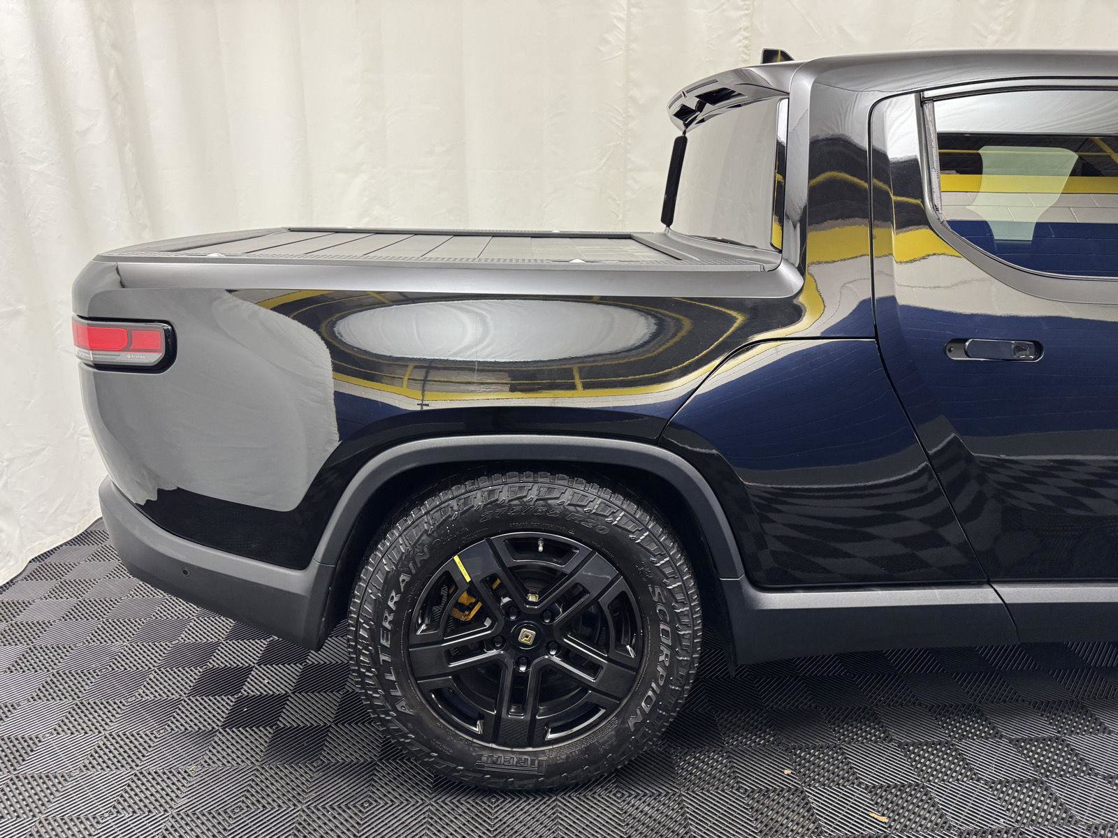 Used 2022 Rivian R1T Adventure image 18